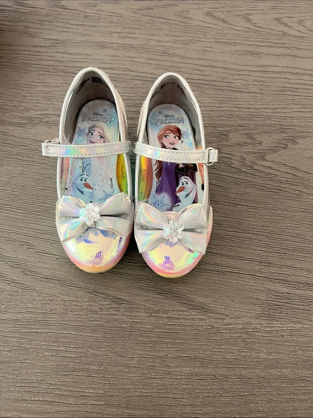 Disney Frozen Iridescent Holographic Mary Jane Shoes with Bow and small heel.